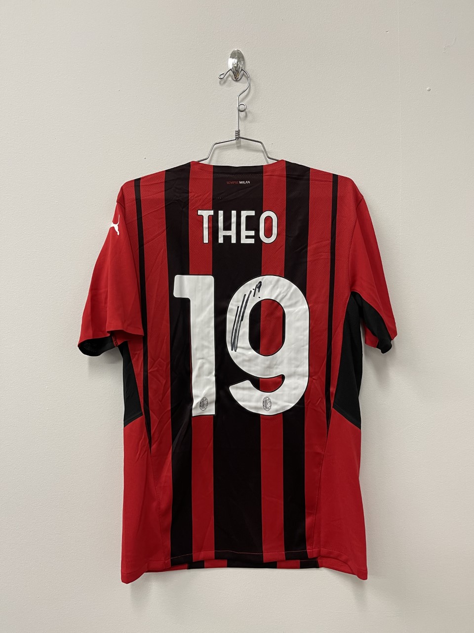 Skriv email Genveje elegant Official AC Milan Home 2021-22 Signed Jersey – #19 THEO – Tdot Italians